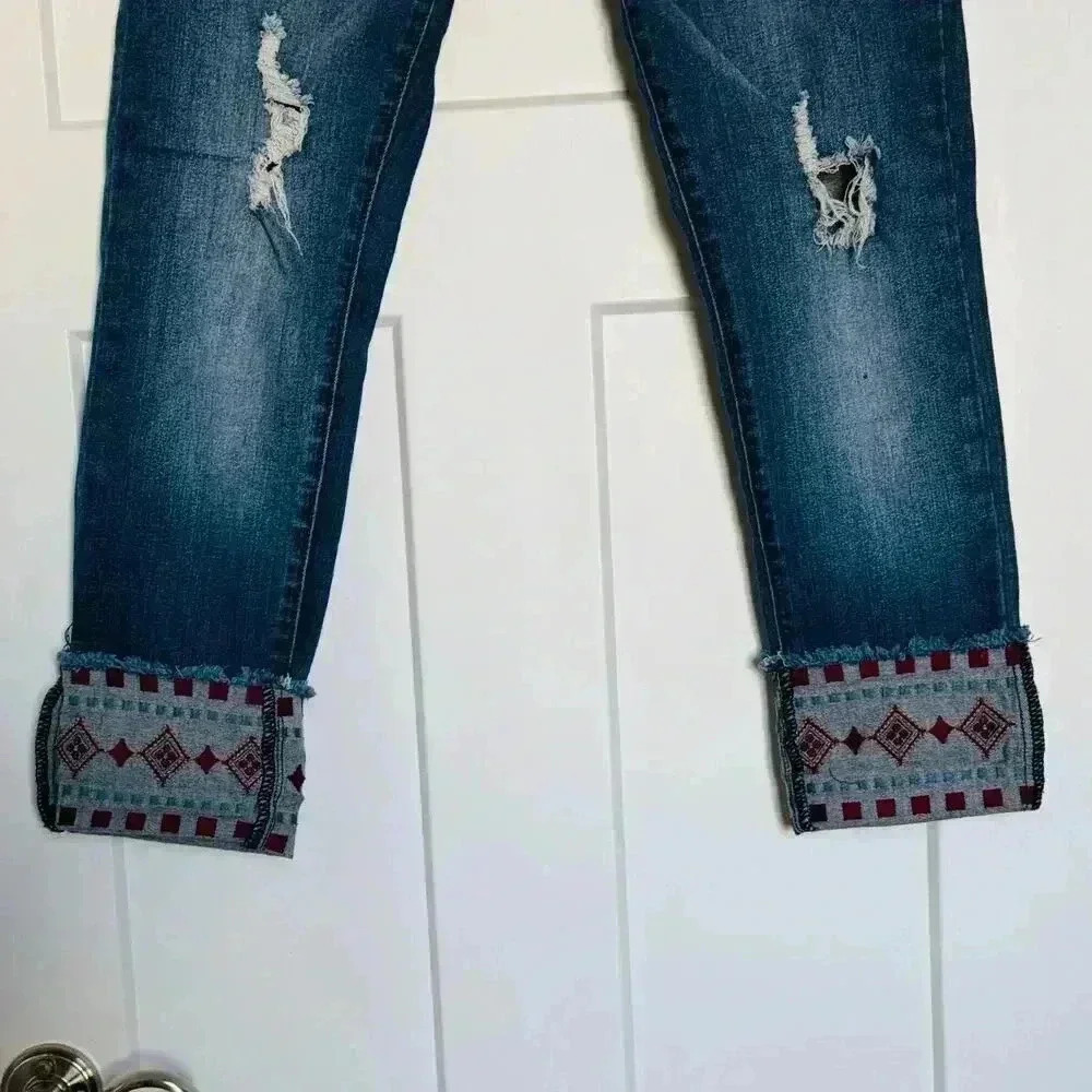Angel + Premium Kim Fit Women’s Size 6 Stretch Cropped Jeans Embroidered Hems - Picture 4 of 9